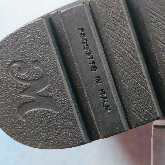 Elegant Purple Wedges - Picture 9 of 10